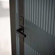 Входная дверь Лабиринт ISSIDA с зеркалом Панорама - Белый софт