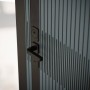 Входная дверь Лабиринт ISSIDA с зеркалом Панорама - Белый софт